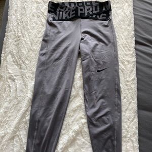 Nike pro cropped leggings